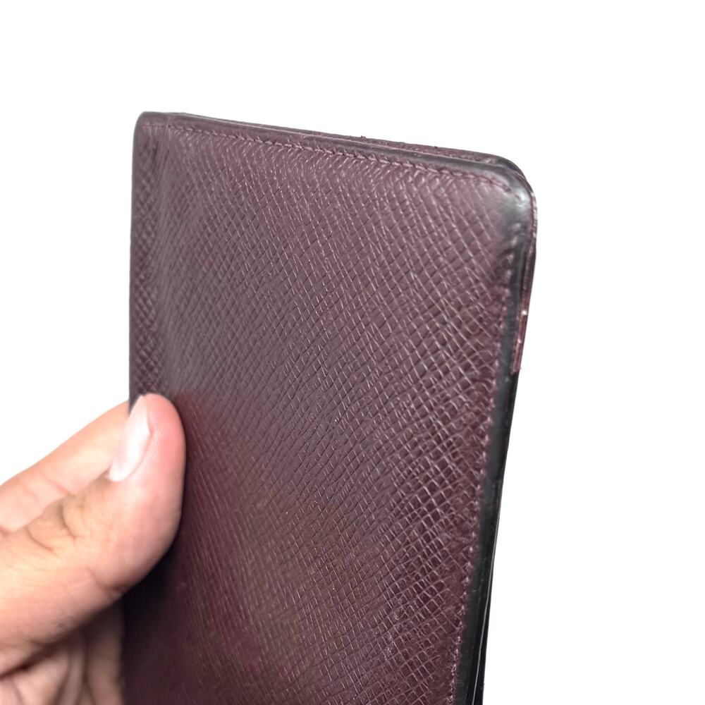 Louis Vuitton Taiga Long Wallet - Picture 11 of 12